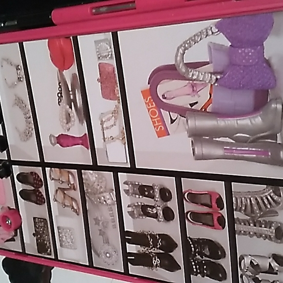πBARBIE WARDROBE Case 2011 Hard Plastic π - Picture 2 of 12